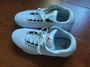 国产篮球鞋换鞋垫视频,换鞋垫技巧大公开